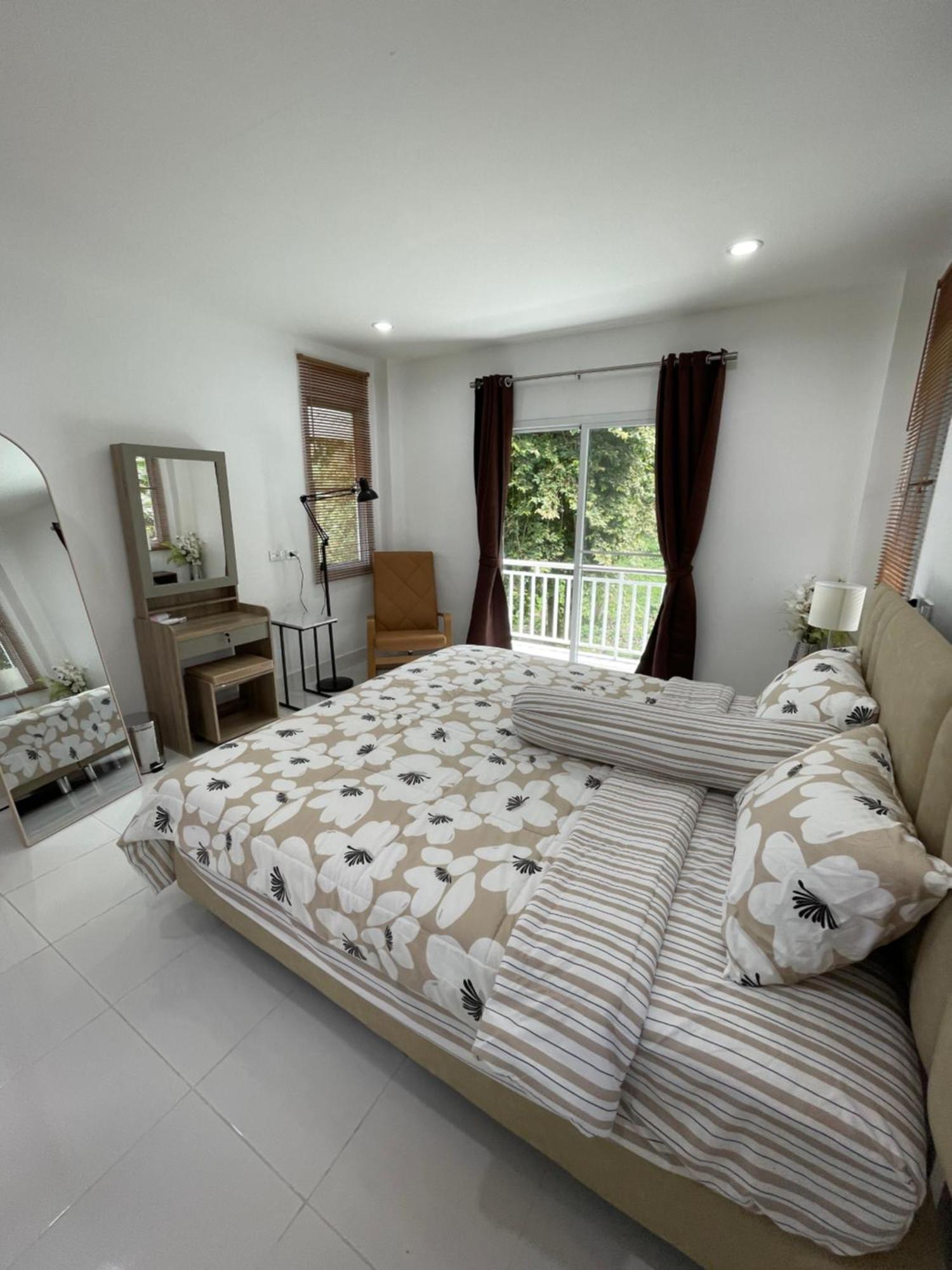 Kata Hillside Hideaway Villa Ban Kata Bagian luar foto